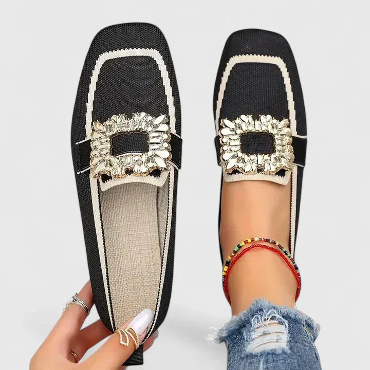 Black / 10